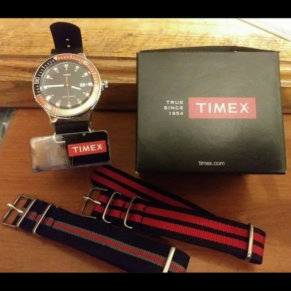 Timex Diver's 100M Coke Bezel Mens Watch "NEW OLD STOCK" T2P2249J - Picture 1 of 7